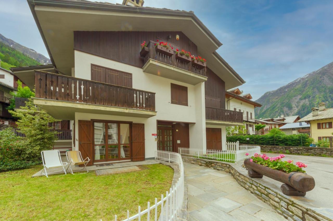 Casa Julie - Accogliente Rifugio Nella Quiete - Cour 0157 Leilighet Courmayeur Eksteriør bilde