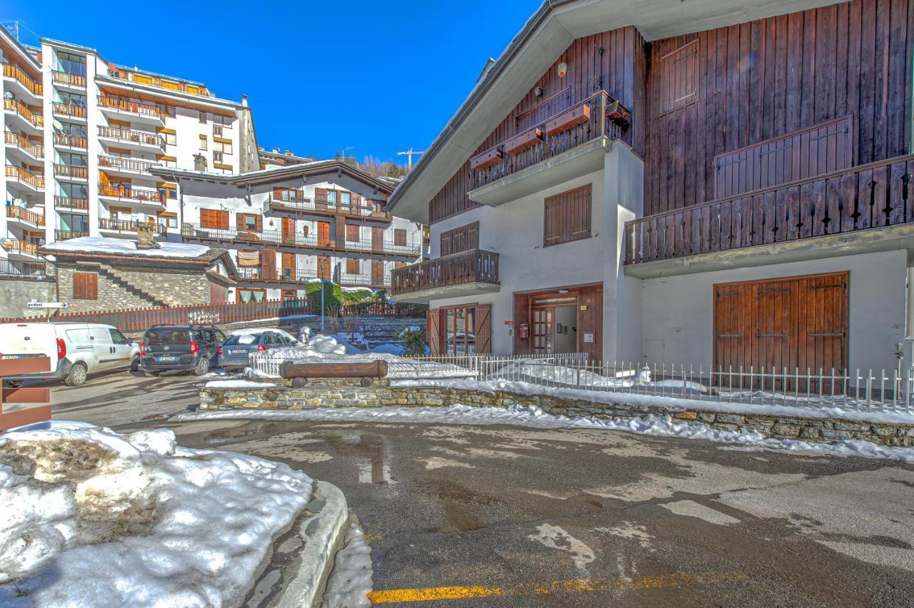 Casa Julie - Accogliente Rifugio Nella Quiete - Cour 0157 Leilighet Courmayeur Eksteriør bilde
